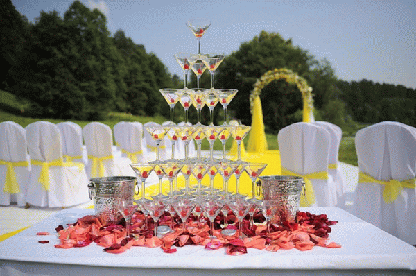 Веселые столы для свадебного торжества