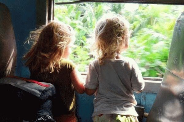 С какого возраста несовершеннолетний может путешествовать без родителей?